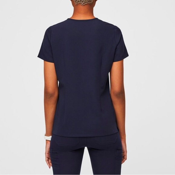 Navy Figs Catrina scrub top - Picture 5 of 11